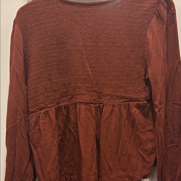 Chic V-Neck Rust Blouse - Picture 3 of 4